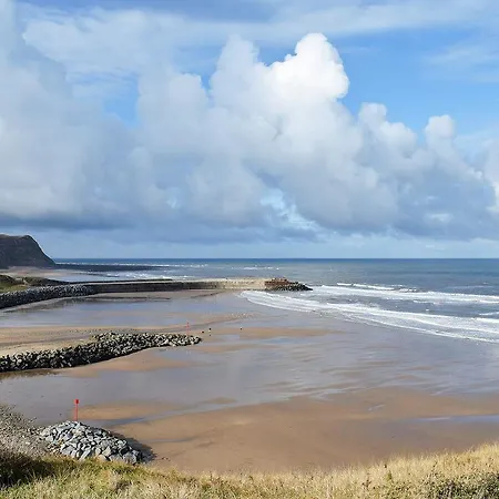 Cleveland Way Loftus